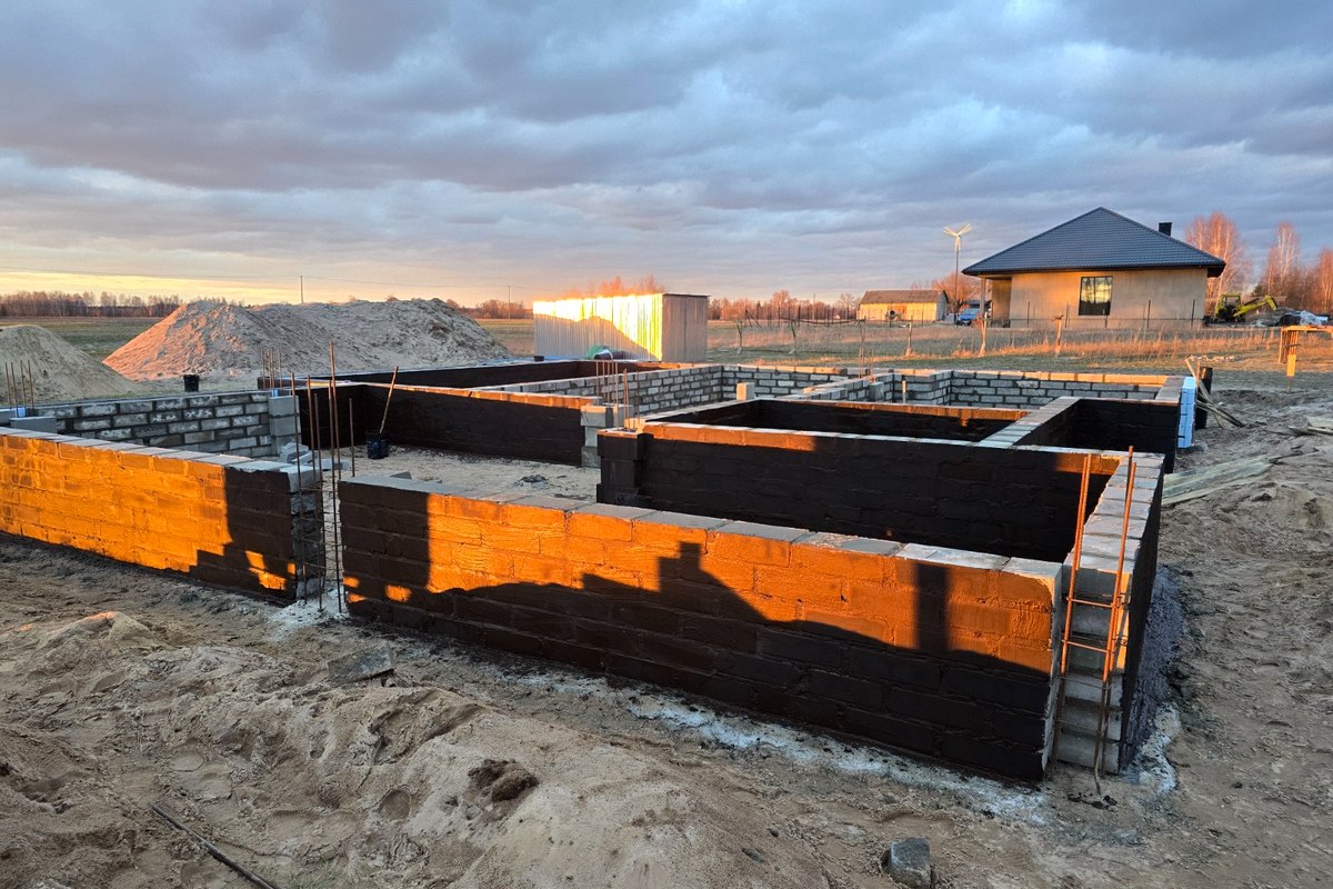 Ściany i stan surowy — AGK Construction